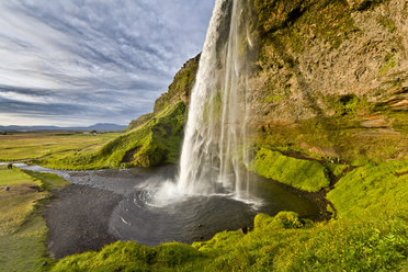 Discover Iceland's natural wonders