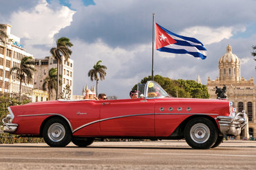 A romatic car ride through the streets of Havana, Cuba