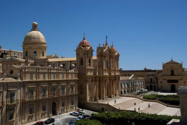Discover the town of Noto