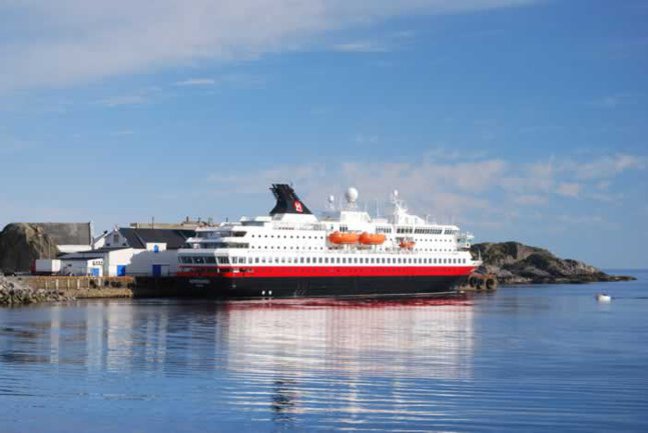 Catch the Hurtigruten from Stamsund to Bergen