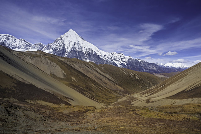Tsheri Kang and Mount Gangcheta. Image by N McCooke