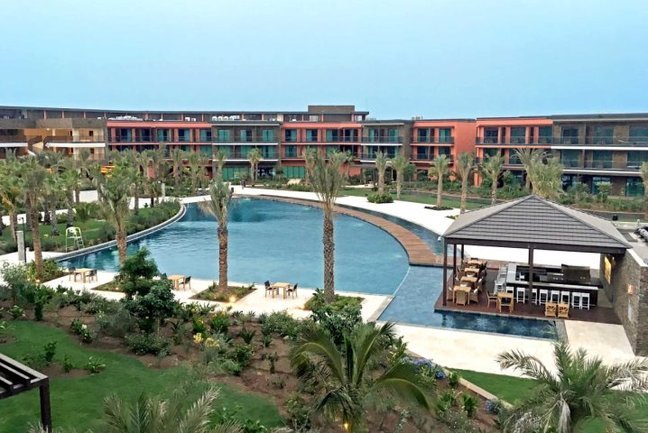 Pool, bar & hotel grounds