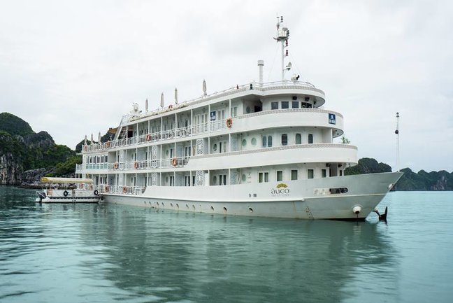 Cruise Halong Bay with Au Co