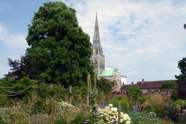 Chichester cathedral gardens