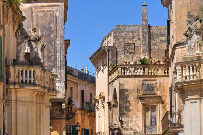 Wander through the streets of Lecce to admire its stunning Baroque architecture
