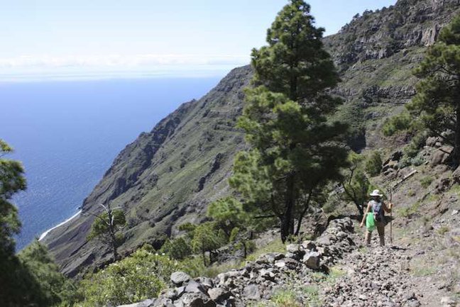 Challenging descent to the Parador