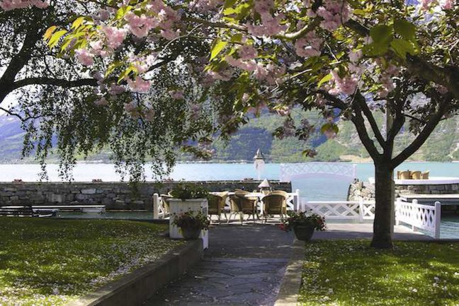 Hotel Ullensvang's beautiful fjordside garden