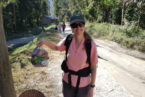 Picking up rubbish from the trails of the Himalaya (2018)